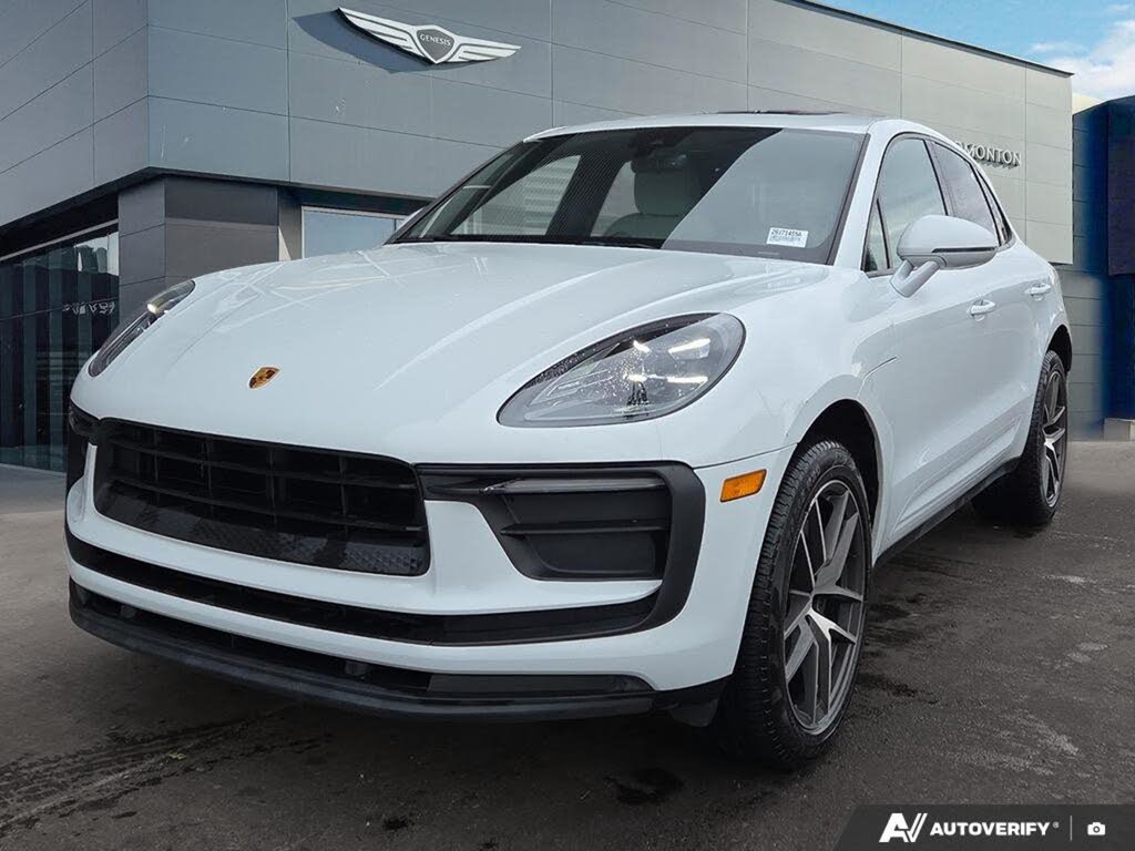 2022 Porsche Macan AWD