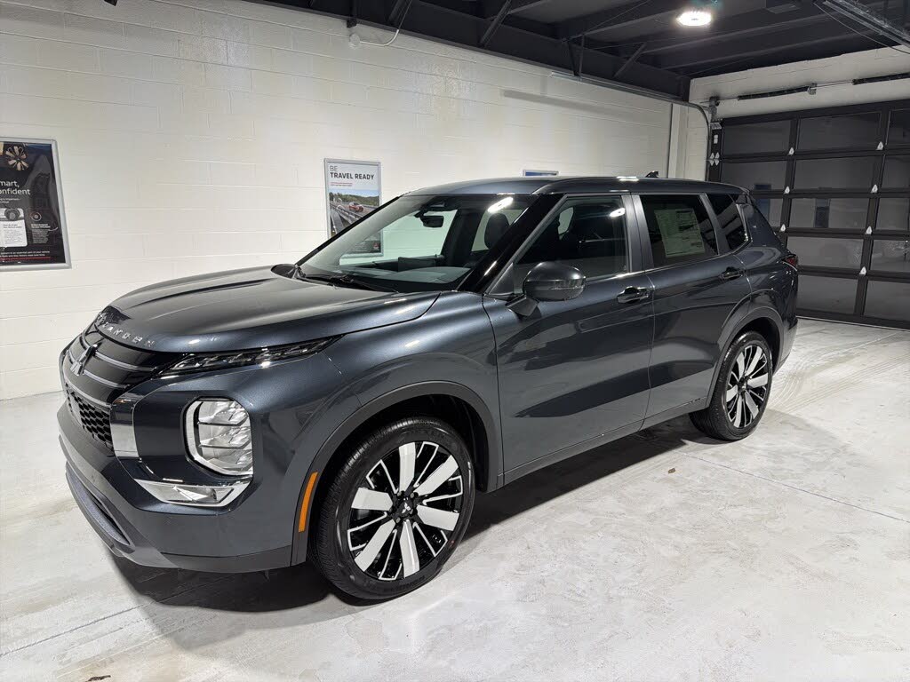 2025 Mitsubishi Outlander SE FWD