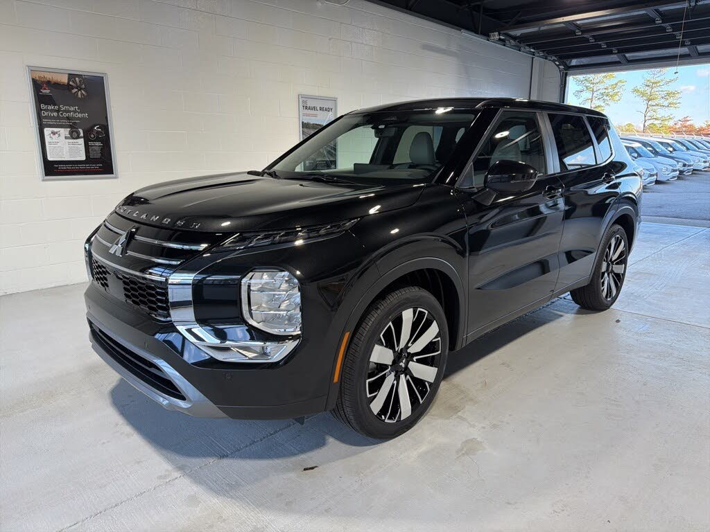 2025 Mitsubishi Outlander SE FWD