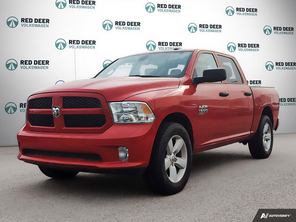 RAM 1500 Classic Express Crew Cab 4WD 2023