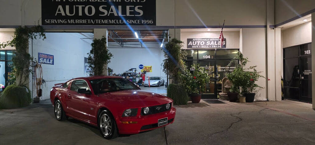 2005 Ford Mustang GT Deluxe Coupe RWD