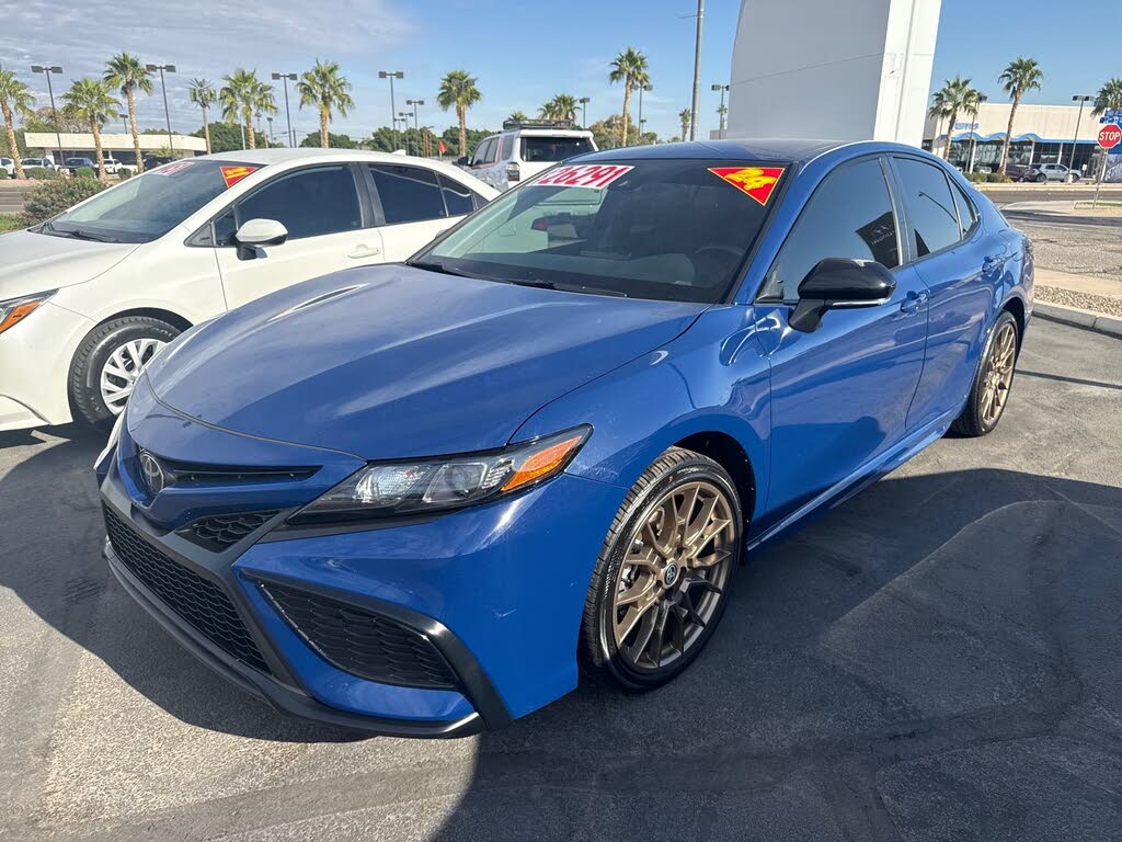 2024 Toyota Camry SE Nightshade FWD