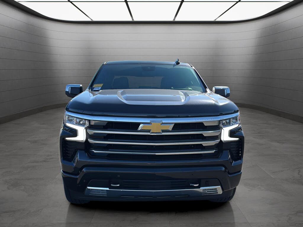 2023 Chevrolet Silverado 1500 High Country Crew Cab 4WD