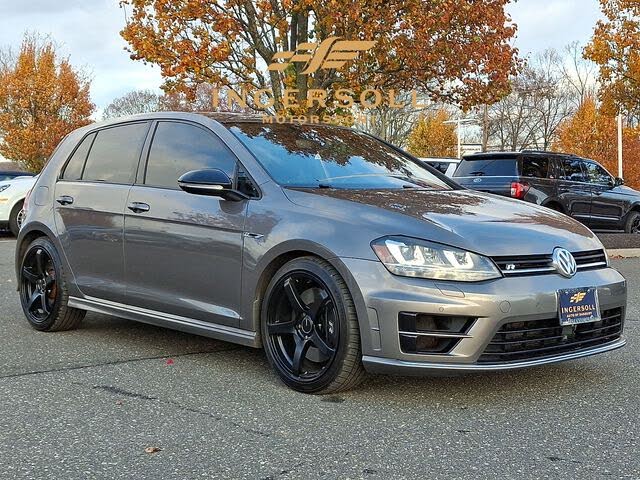 2017 Volkswagen Golf R 4-Door AWD with DCC and Navigation