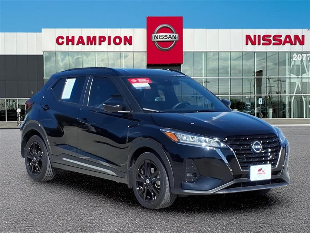 2023 Nissan Kicks SR FWD