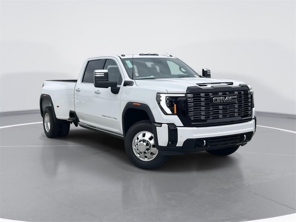 2025 GMC Sierra 3500HD Denali Ultimate Crew Cab 4WD