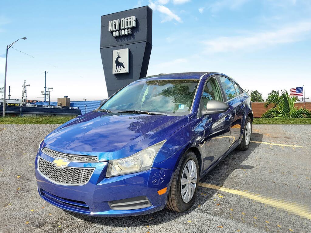 2012 Chevrolet Cruze LS Sedan FWD