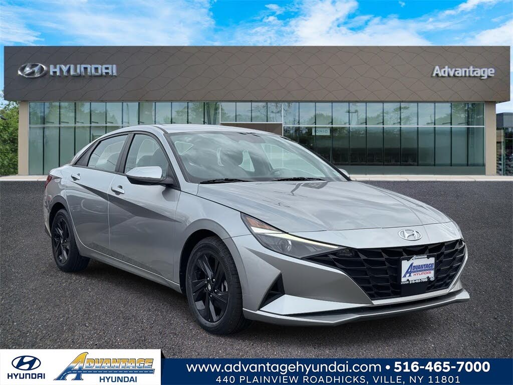 2022 Hyundai Elantra SEL FWD