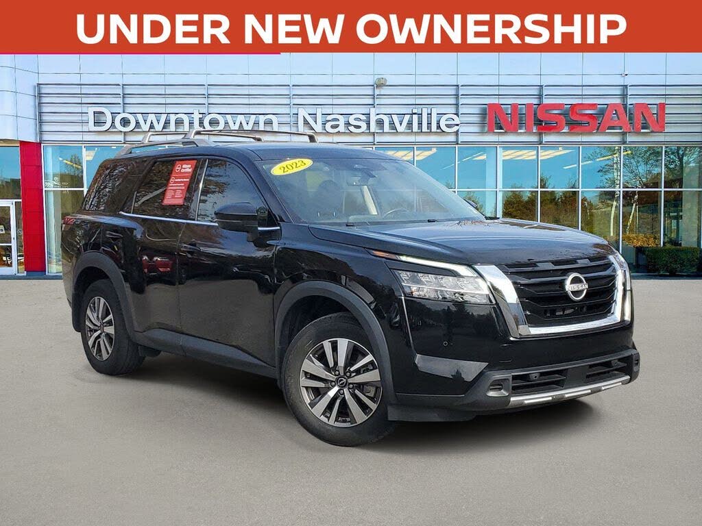 2023 Nissan Pathfinder SL FWD