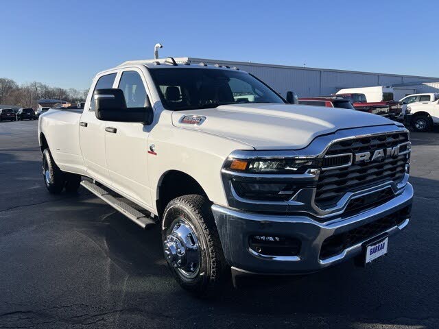 2026 RAM 3500 Tradesman Crew Cab LB DRW 4WD