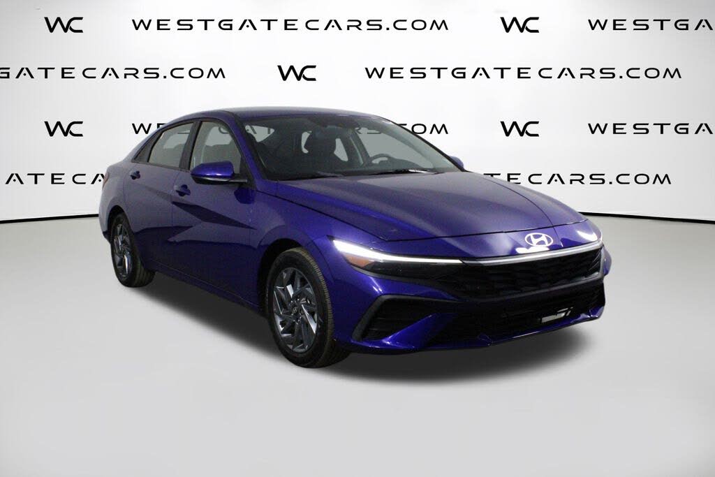2024 Hyundai Elantra SEL FWD