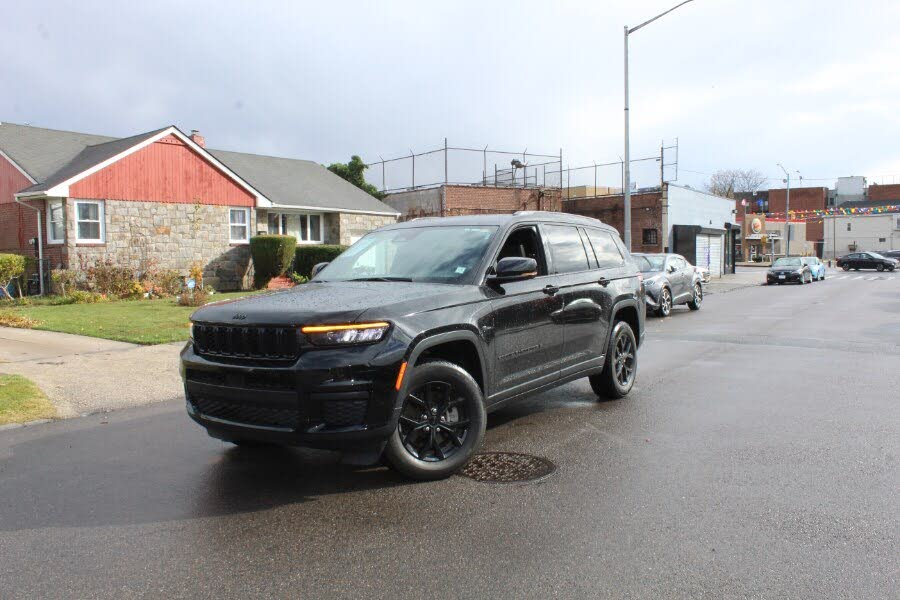 2024 Jeep Grand Cherokee L Altitude 4WD