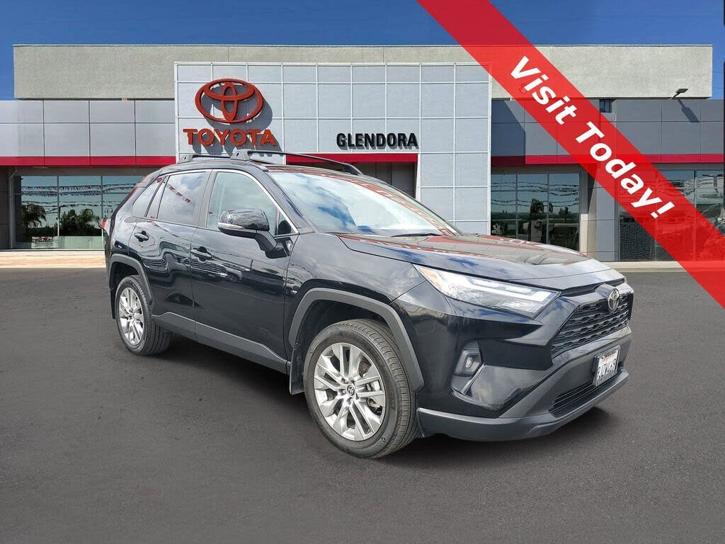 2024 Toyota RAV4 XLE Premium FWD
