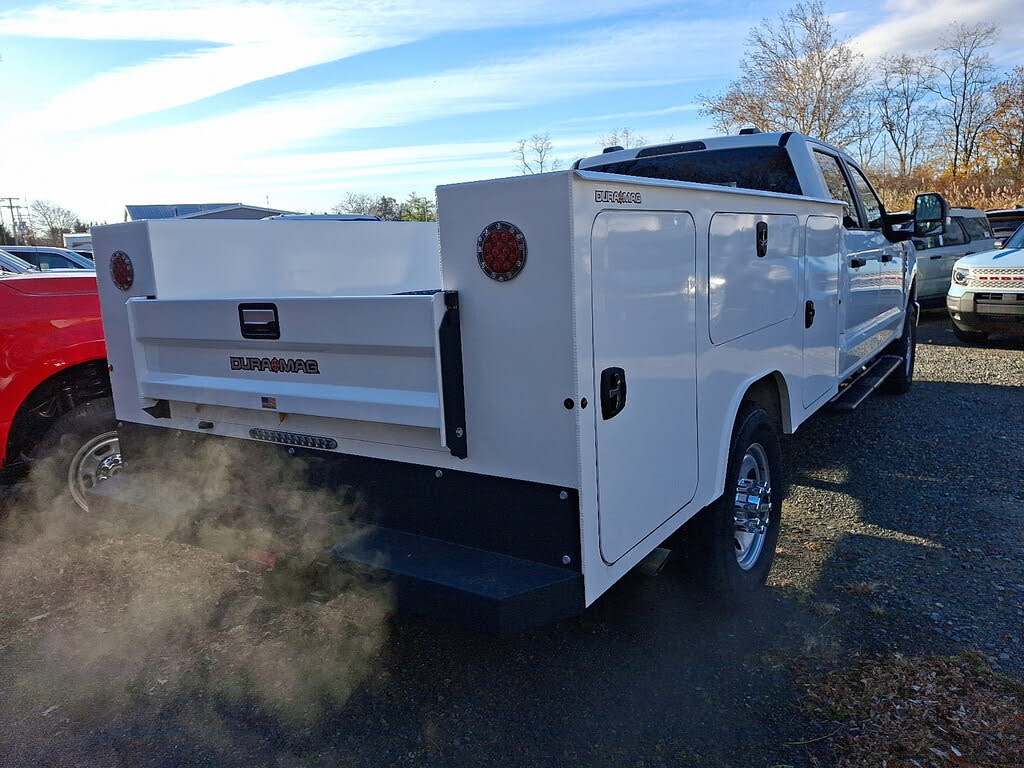 2026 Ford F-350 Super Duty Chassis XL Crew Cab 4WD