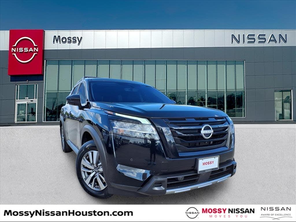 2023 Nissan Pathfinder SL FWD