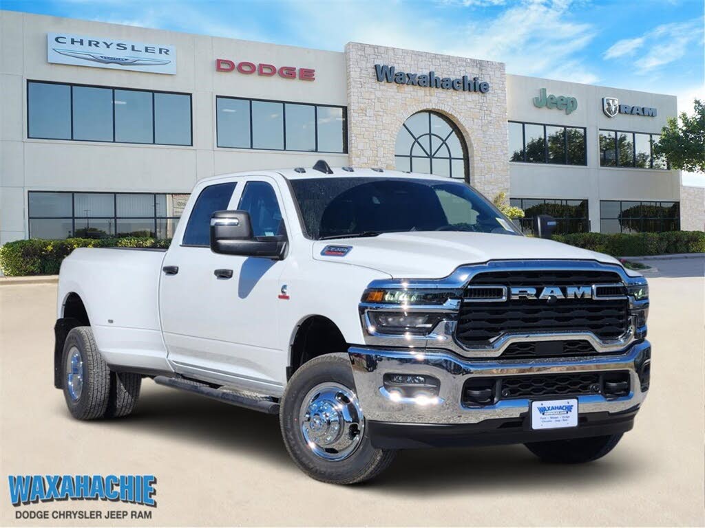 2026 RAM 3500 Tradesman Crew Cab LB DRW 4WD