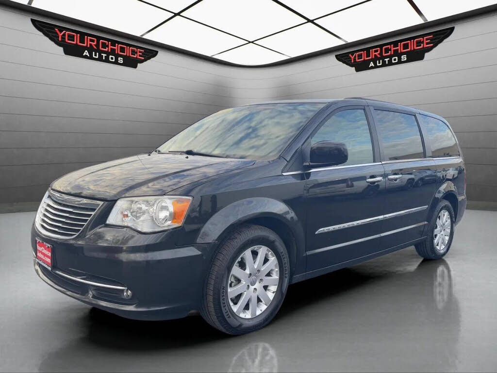 2015 Chrysler Town & Country Touring FWD