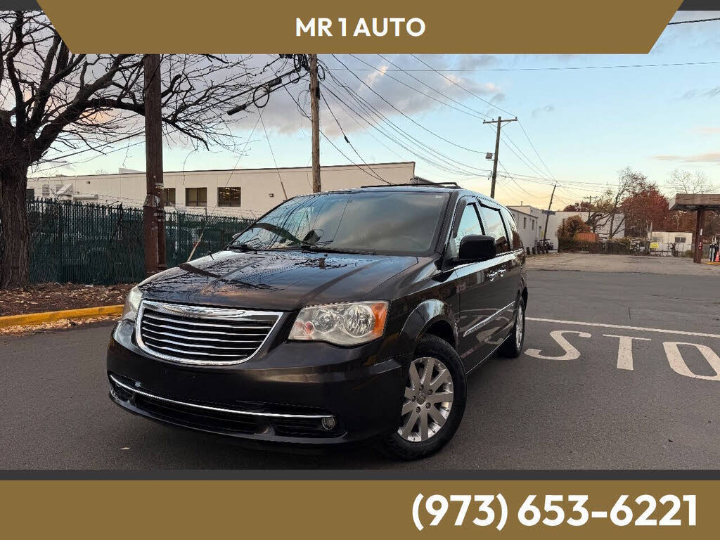 2015 Chrysler Town & Country Touring FWD