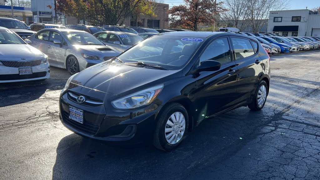 2015 Hyundai Accent GS 4-Door Hatchback FWD