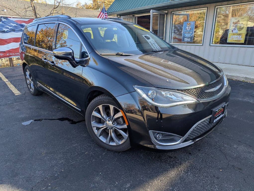2018 Chrysler Pacifica Limited FWD