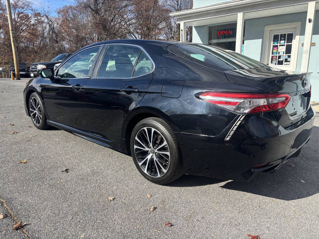 2018 Toyota Camry SE