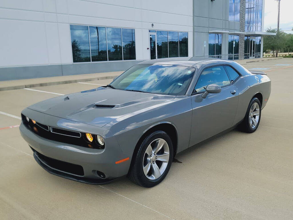 2019 Dodge Challenger SXT RWD