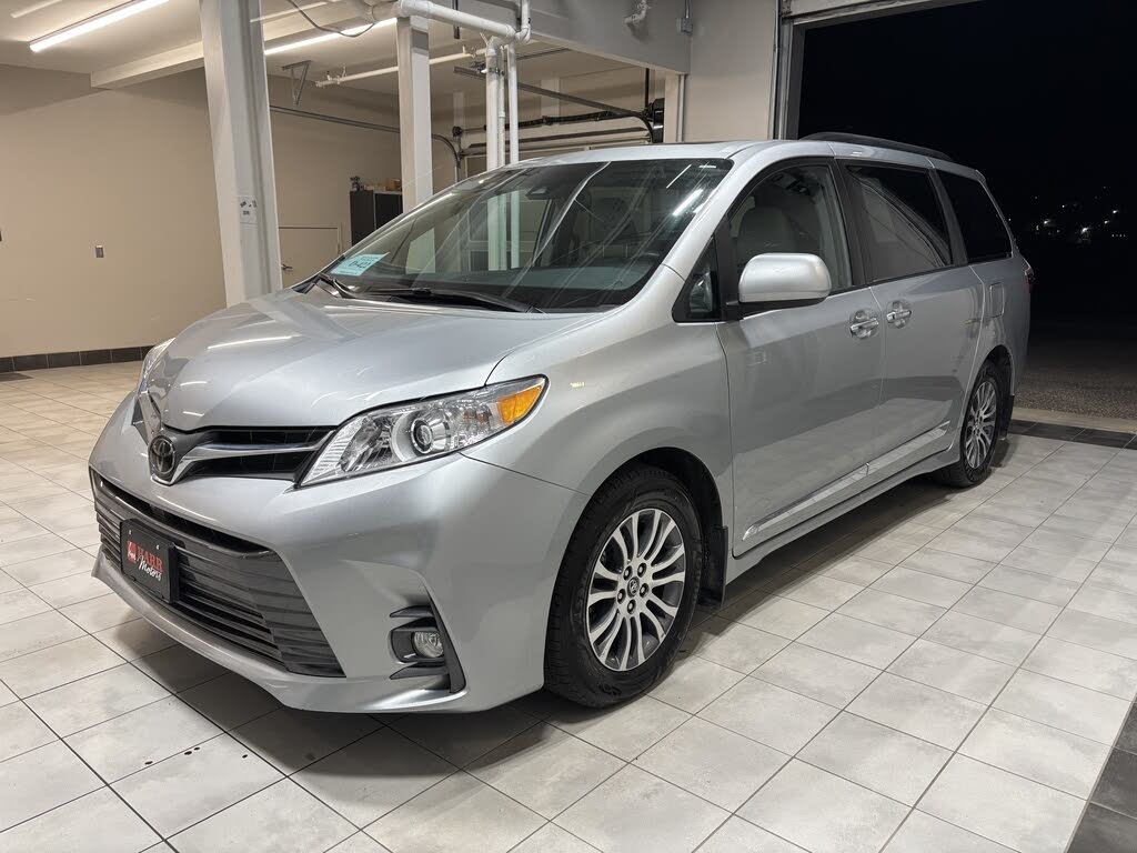 2020 Toyota Sienna XLE 8-Passenger FWD
