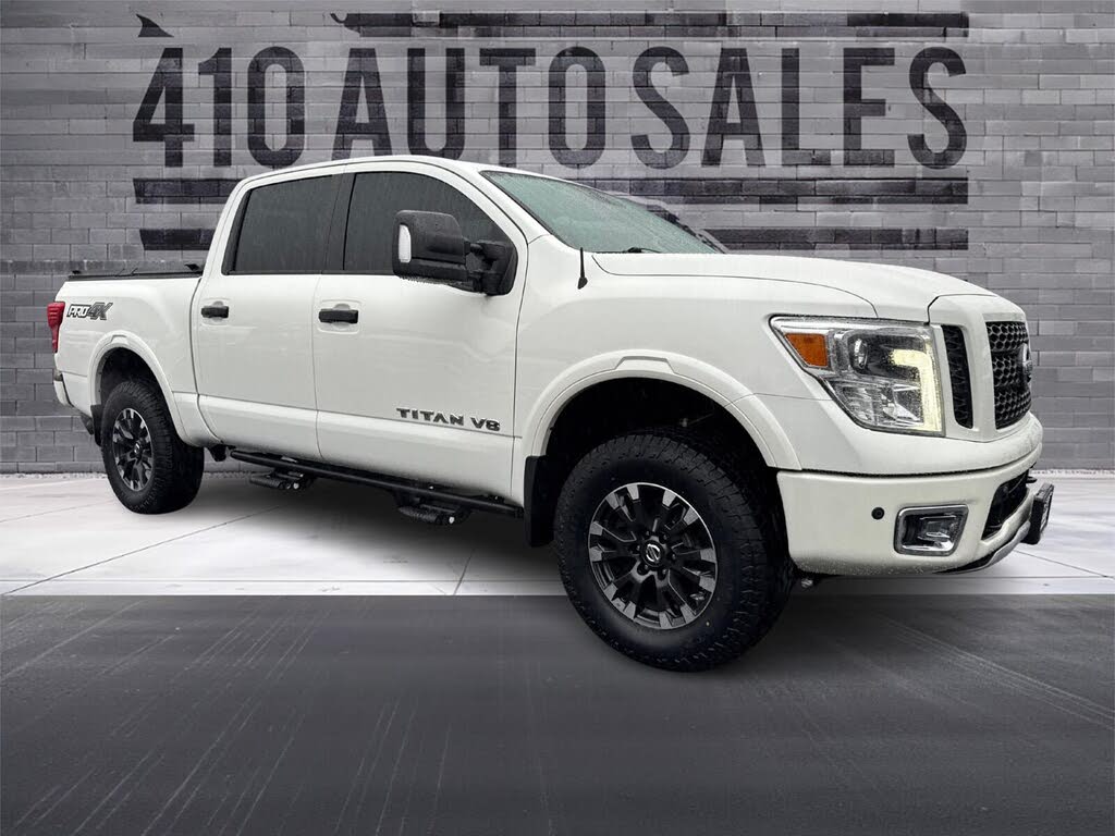 2019 Nissan Titan PRO-4X Crew Cab 4WD