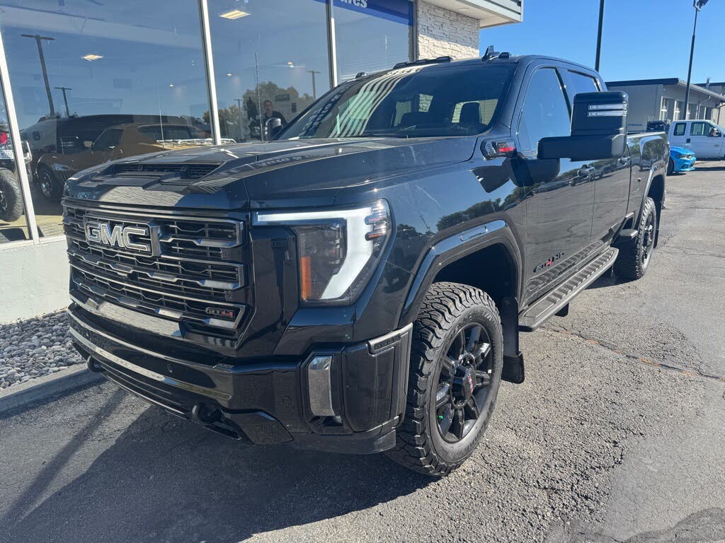 2024 GMC Sierra 3500HD AT4 Crew Cab 4WD