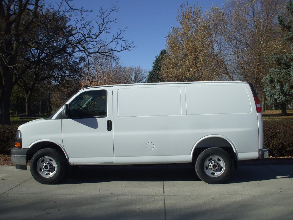 2025 GMC Savana Cargo 3500 RWD