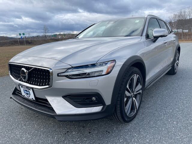 2025 Volvo V60 Cross Country B5 Plus AWD