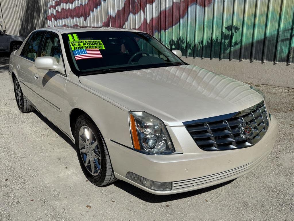 2011 Cadillac DTS Luxury FWD