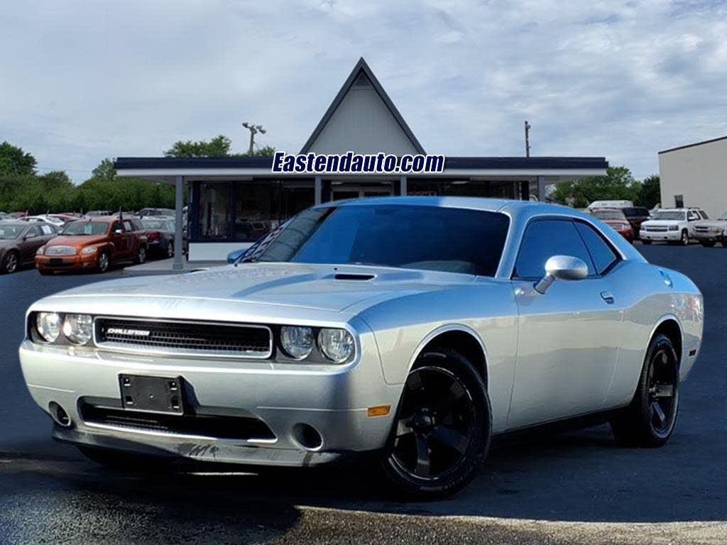 2012 Dodge Challenger SXT RWD