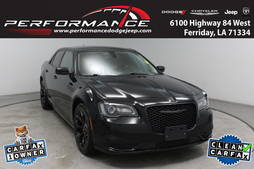 2021 Chrysler 300 Touring RWD
