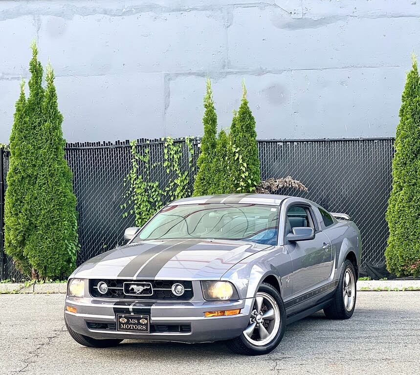 2006 Ford Mustang V6 Coupe RWD