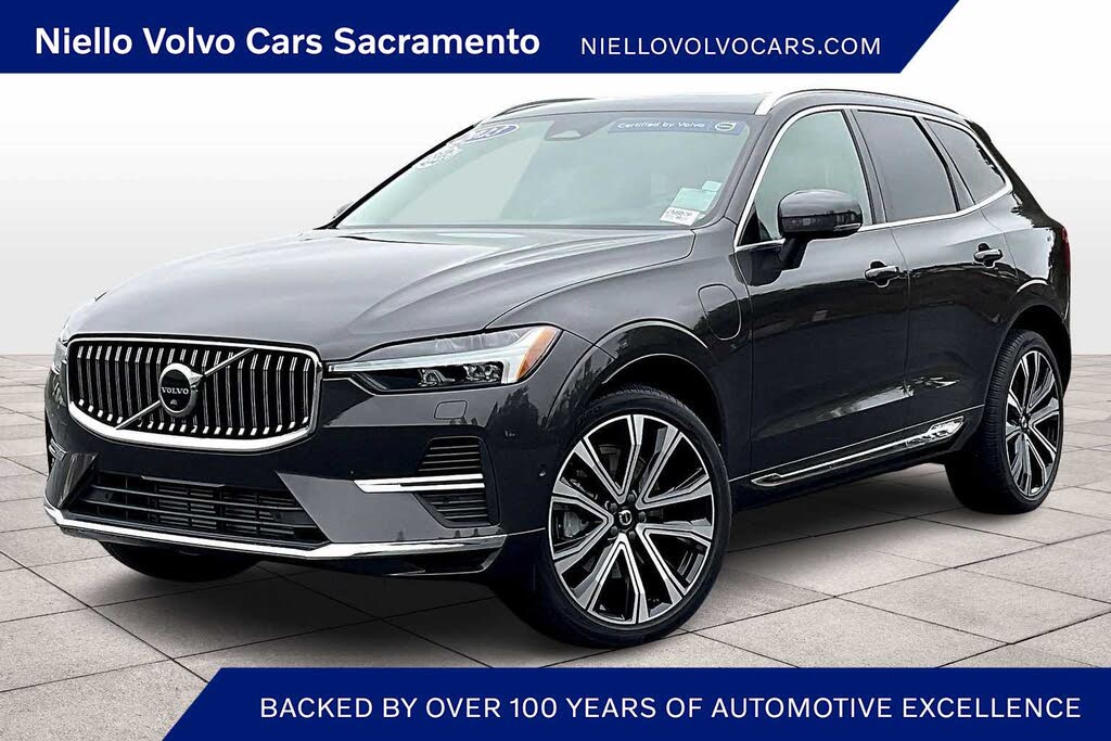 2023 Volvo XC60 Recharge T8 Ultimate Bright Theme eAWD