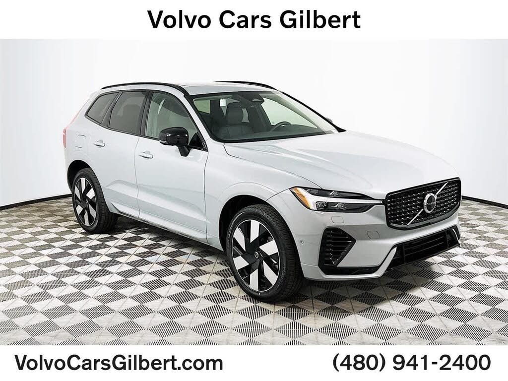 2025 Volvo XC60 Recharge T8 Plus Dark Theme eAWD