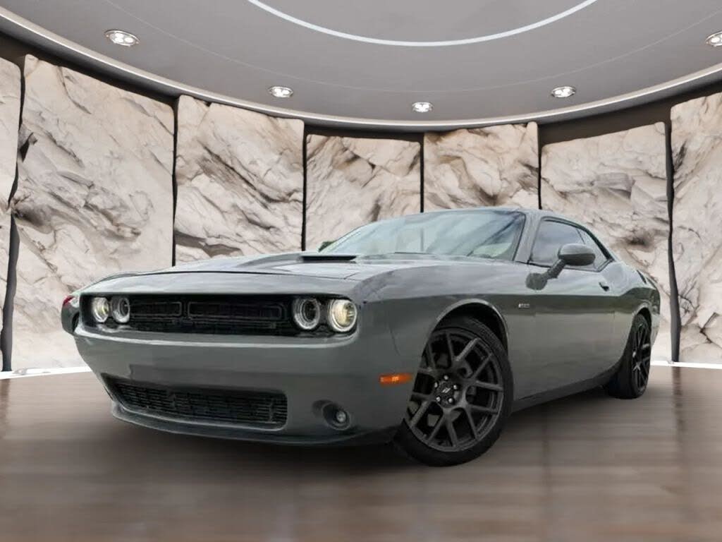 2017 Dodge Challenger R/T Plus RWD