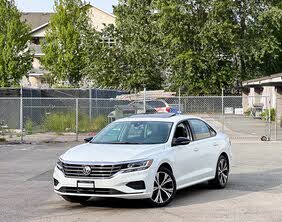 Volkswagen Passat 2.0T Limited Edition FWD