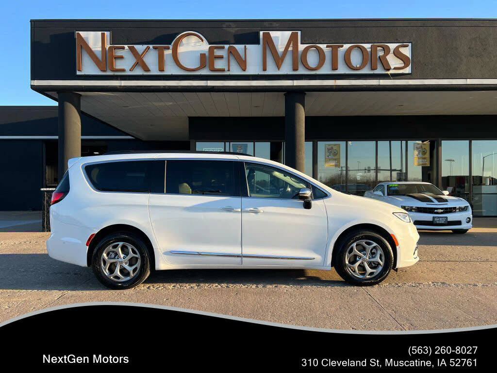 2023 Chrysler Pacifica Limited AWD