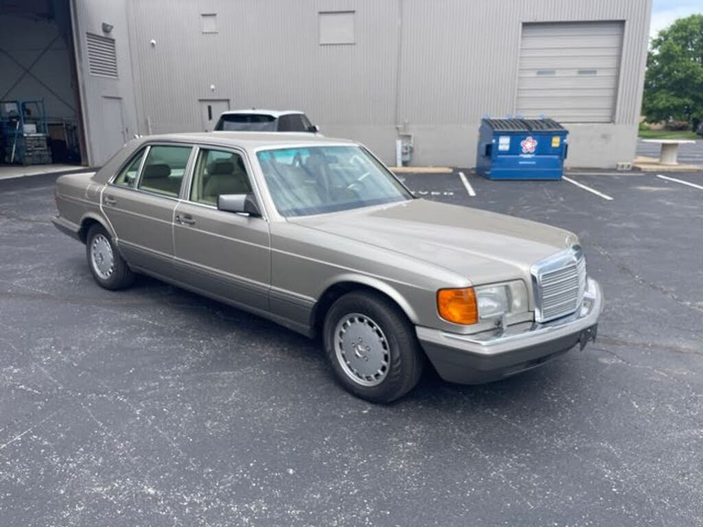 1989 Mercedes-Benz 300-Class 300SEL Sedan