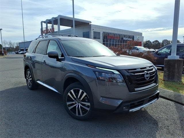 2025 Nissan Pathfinder Platinum 4WD