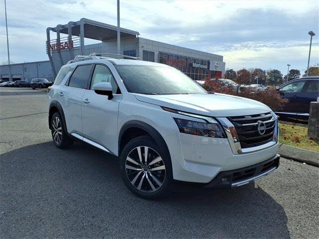 2025 Nissan Pathfinder Platinum 4WD
