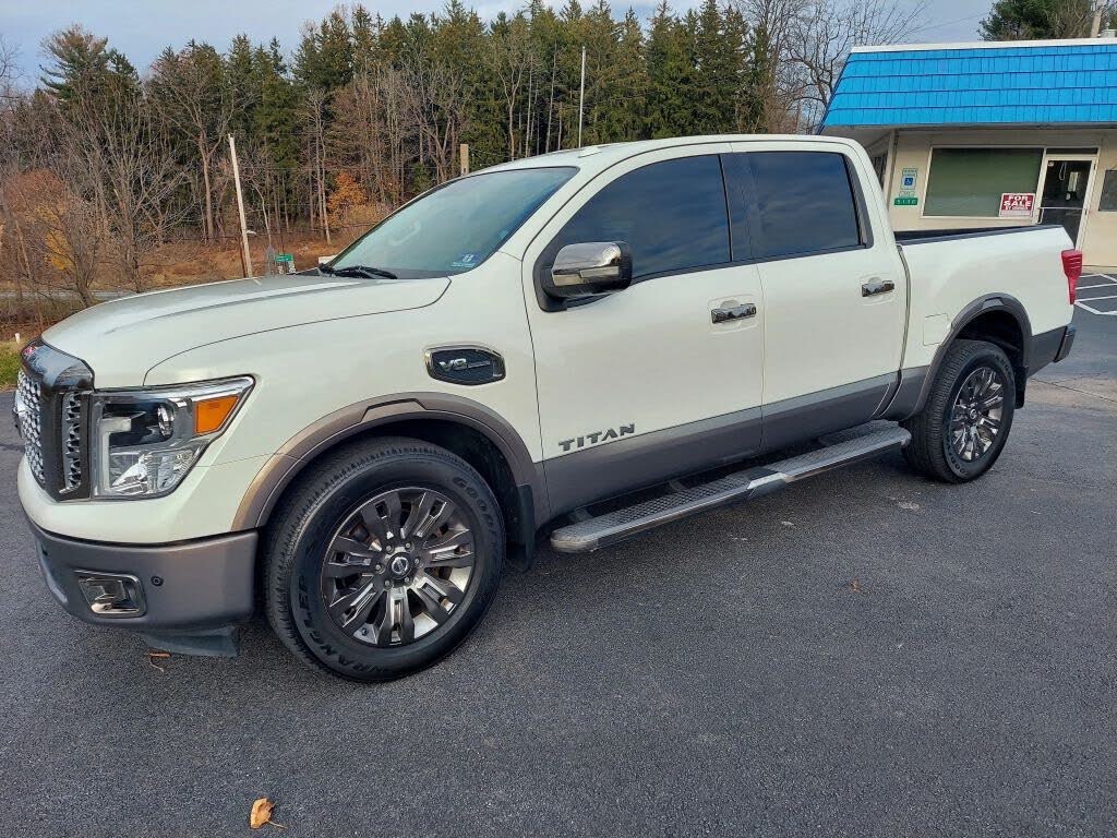 2017 Nissan Titan Platinum Reserve Crew Cab 4WD