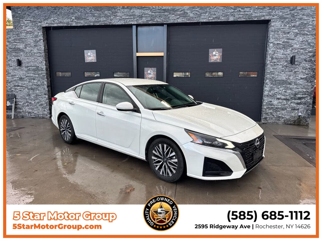 2023 Nissan Altima 2.5 SV FWD