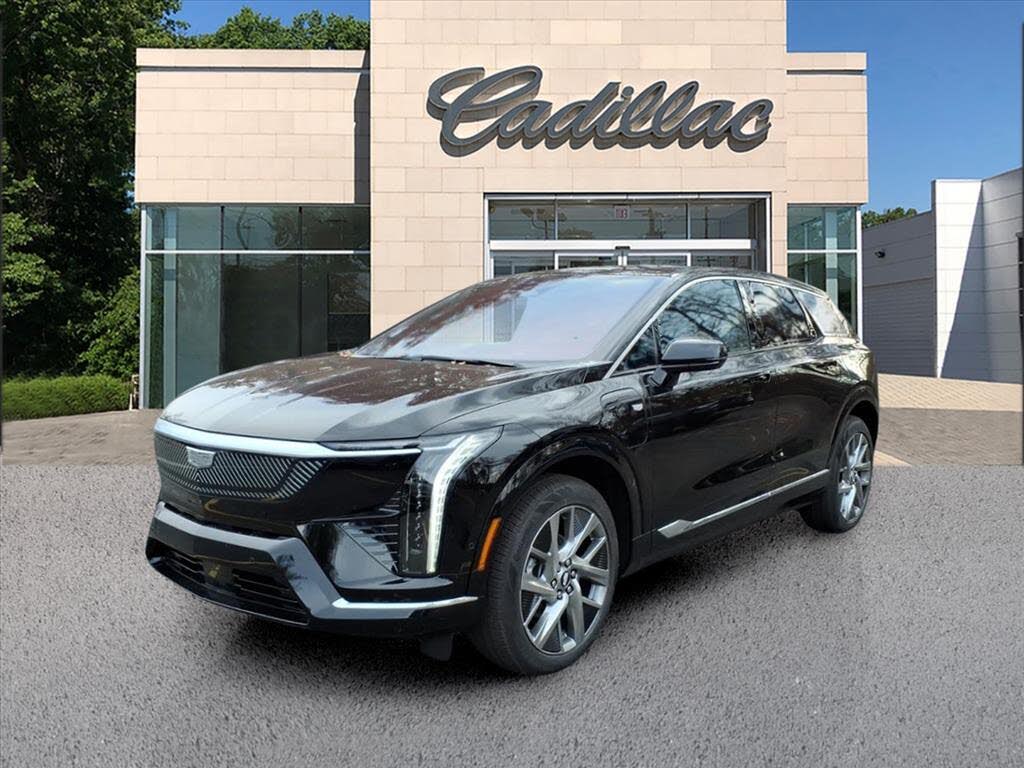 2026 Cadillac OPTIQ Luxury AWD