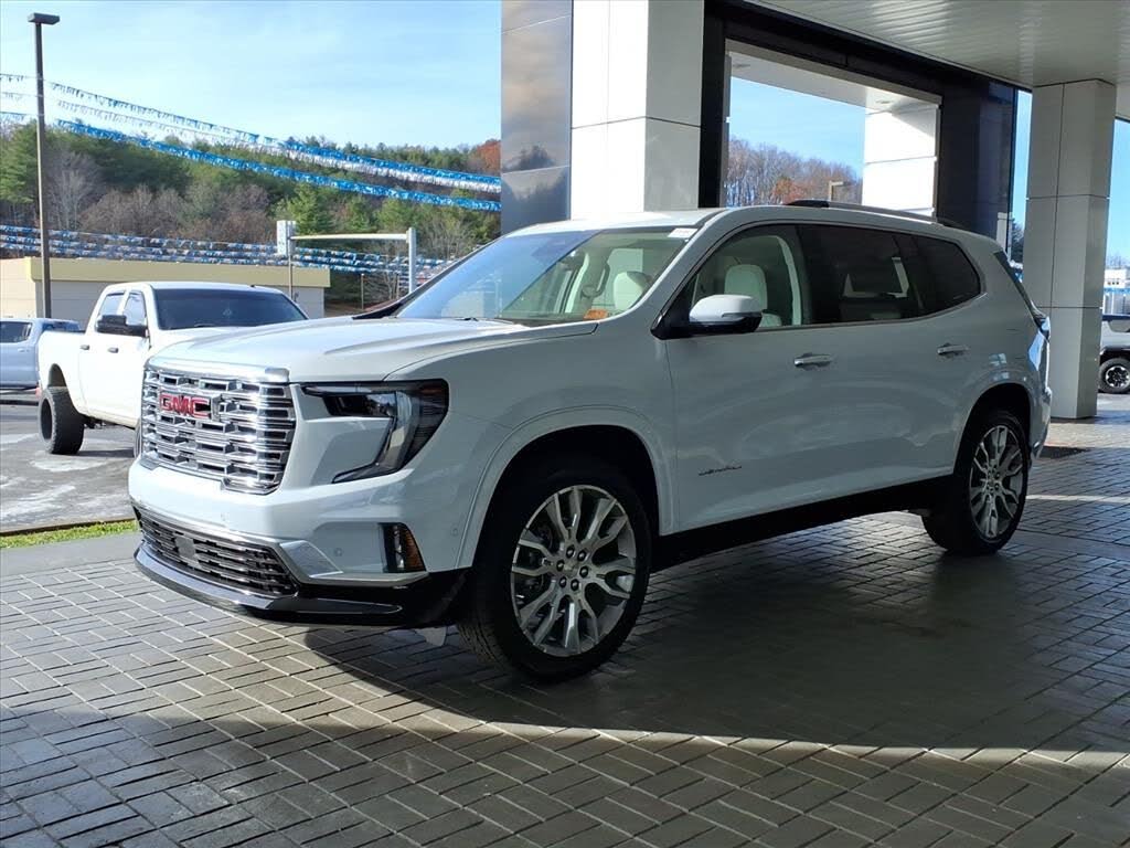 2026 GMC Acadia Denali AWD