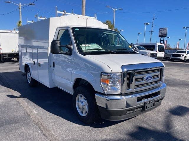 2025 Ford E-Series Chassis E-350 SD Cutaway SB DRW RWD