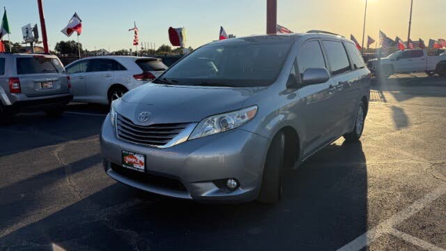2015 Toyota Sienna XLE 8-Passenger