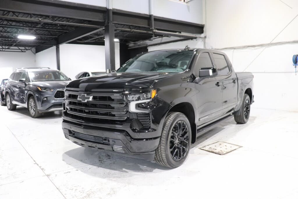 2025 Chevrolet Silverado 1500 High Country Crew Cab 4WD